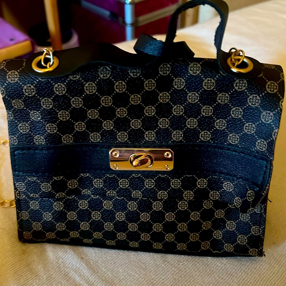 Mini crossover bag
